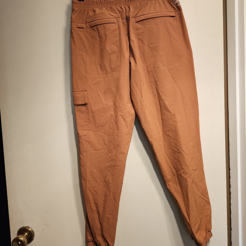Magellan Outdoors Tan Cargo Pants